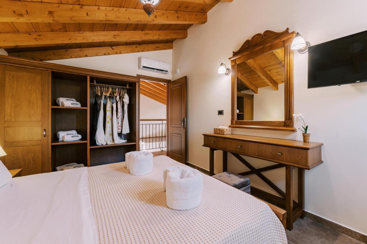 Stavlos Luxury Stone House *